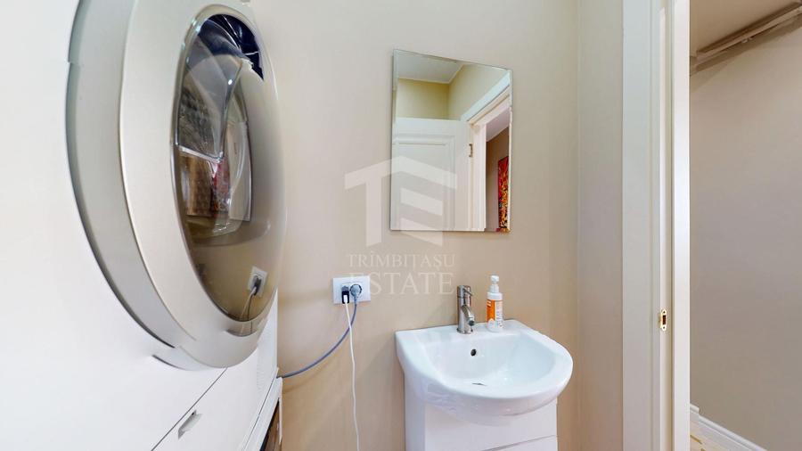 Apartament cu 3 camere decomandat, mobilat în Exterior Vest