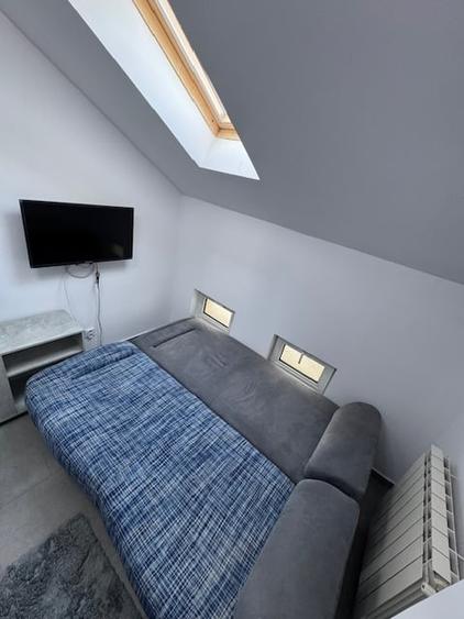 Apartament cu 3 camere semidecomandat în Vatra Luminoasă