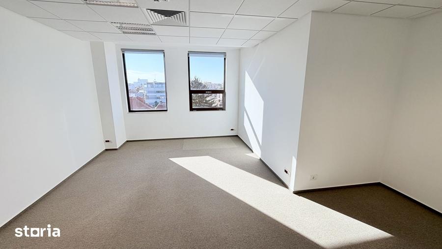 Spațiu comercial, de 38 mp, în Centrul Civic