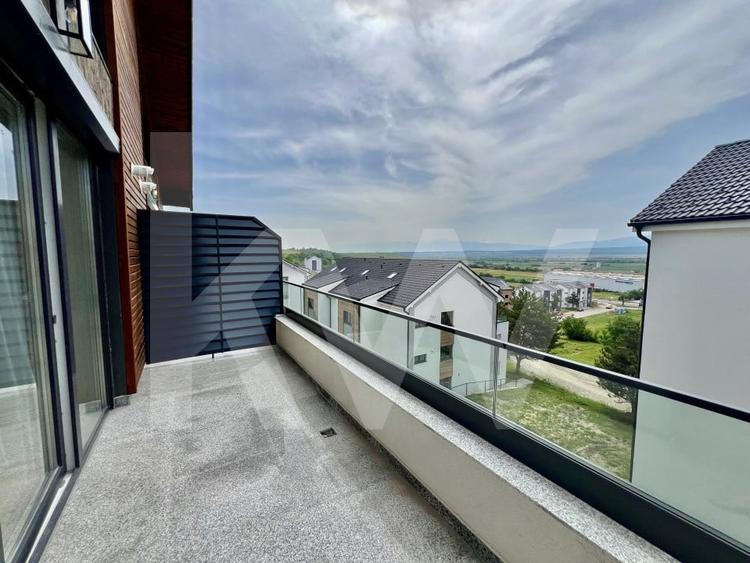 Apartament cu 2 camere semidecomandat în Cristian