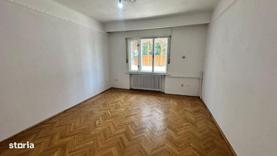 Casă cu 3 camere în Calea Poplăcii