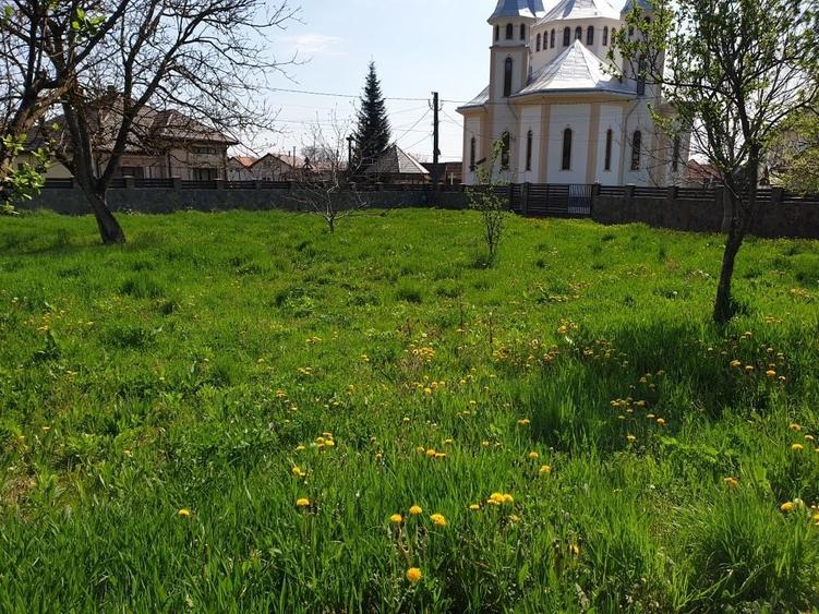 Teren de 1100 mp, în Gârdani