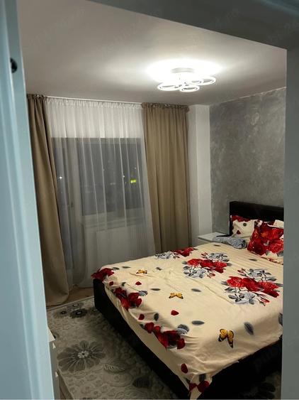Apartament cu 3 camere decomandat în Exterior Vest