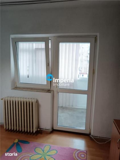 Apartament cu 3 camere decomandat în Gară