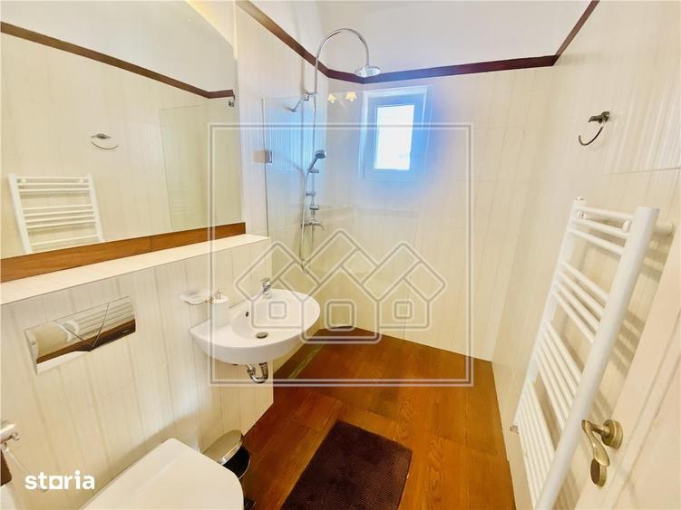 Apartament cu 5 camere în Calea Dumbrăvii