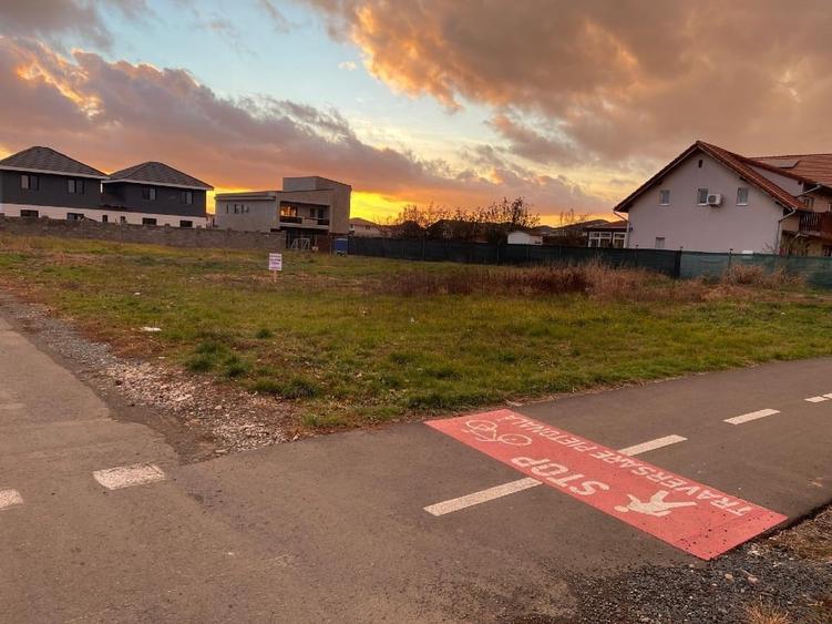 Teren Construcții intravilan de 747 mp, în Dumbrăvița