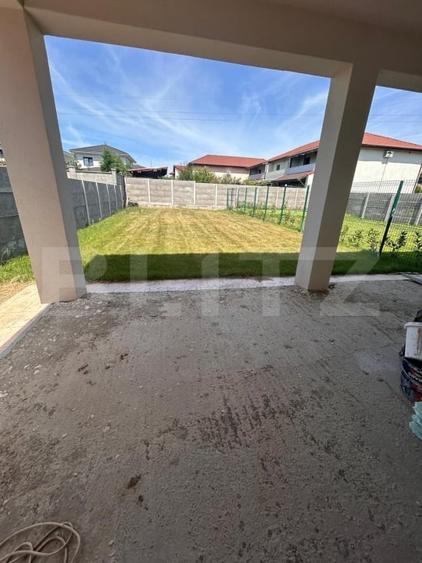 Duplex cu 5 camere cu Canalizare în Dumbrăvița