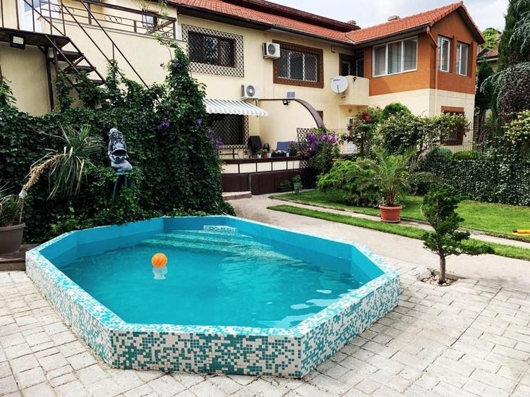 Casă cu 4 camere decomandat în Agigea