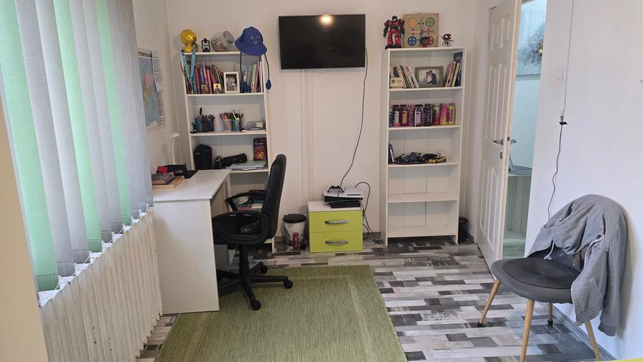 Apartament cu 2 camere semidecomandat în Piața Centrală