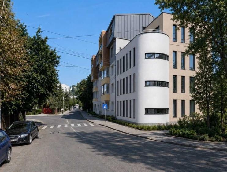 Spațiu comercial, de 340 mp, în Tudor