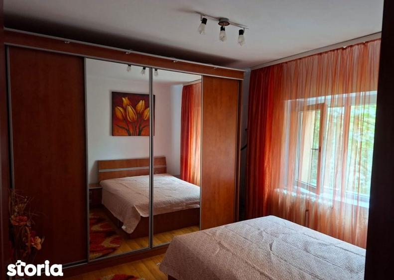 Apartament cu 3 camere decomandat, mobilat în Tei