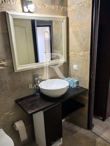 Casă individuală cu 3 camere cu Canalizare în Central