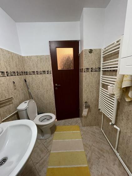 Apartament cu 3 camere decomandat în Bârlad