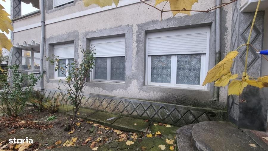 Casă cu 4 camere în Albești