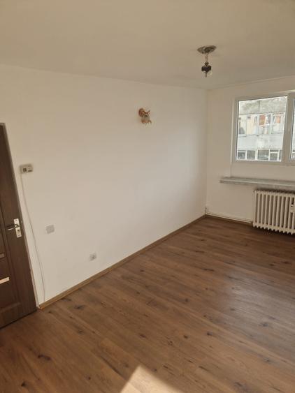 Apartament cu 2 camere decomandat în Precista