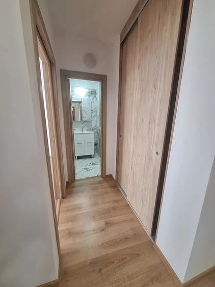 Apartament cu 3 camere decomandat în Medicină