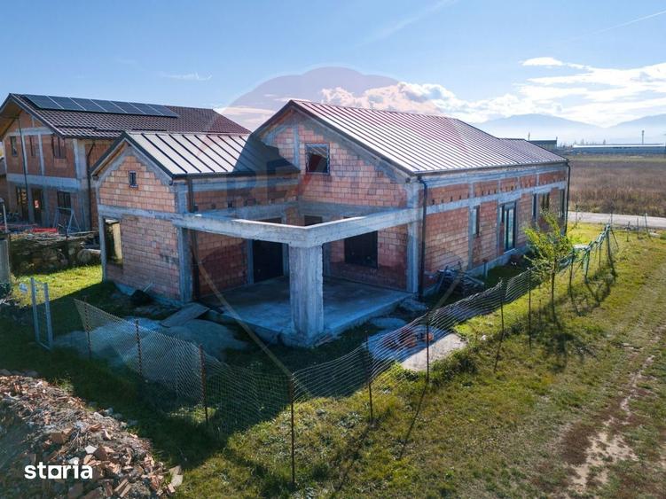 Casă cu 3 camere cu Teren 250 Mp în Bod