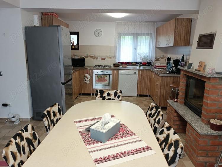 Casă cu 6 camere cu Teren 800 Mp în Central