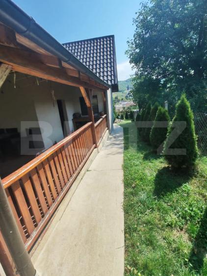 Casă cu 5 camere cu Teren 1100 Mp în Central