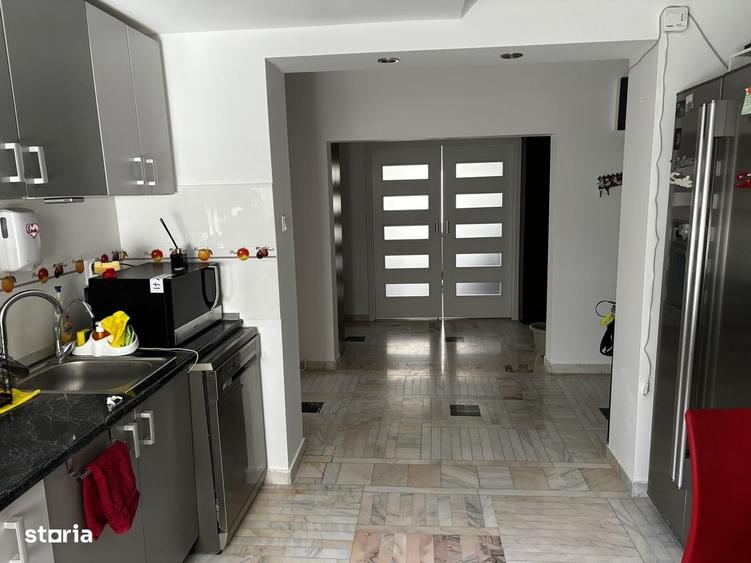 Apartament cu 4 camere decomandat în 13 Septembrie