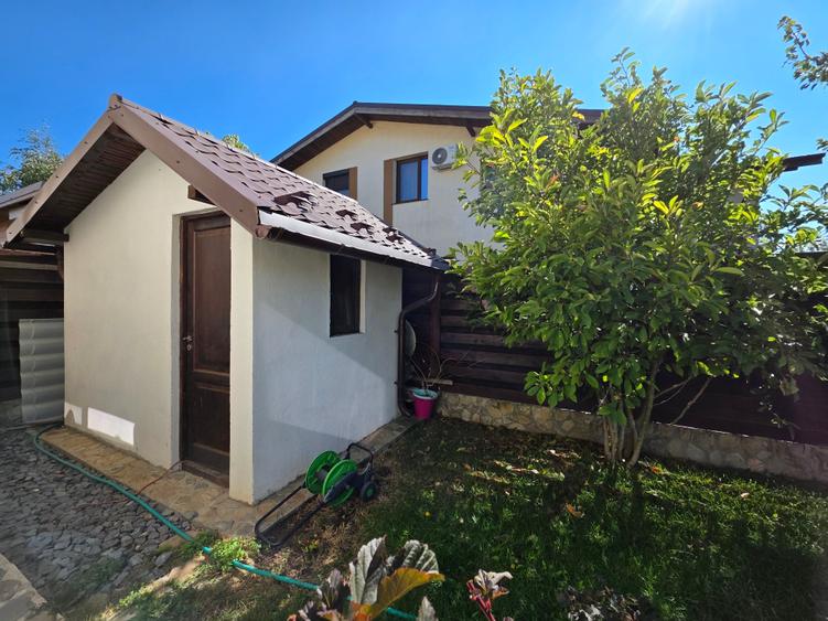 Duplex cu 4 camere cu Canalizare în Balotești