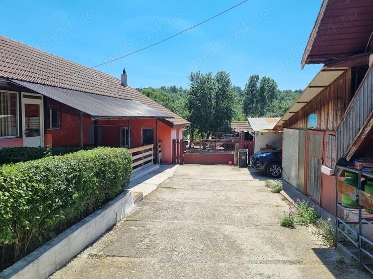 Casă cu 4 camere în Cernat
