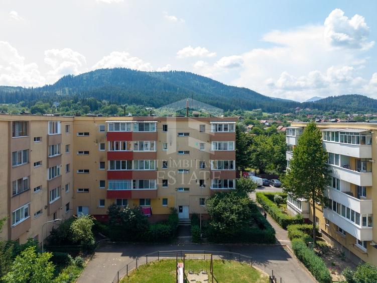 Apartament cu 3 camere decomandat, mobilat în Electroprecizia
