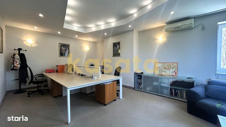 Apartament cu 3 camere, mobilat în Casin