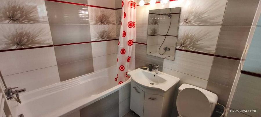 Apartament cu 3 camere semidecomandat în Tomis Plus