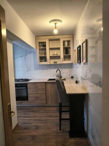 Apartament cu 2 camere decomandat în Splaiul Unirii