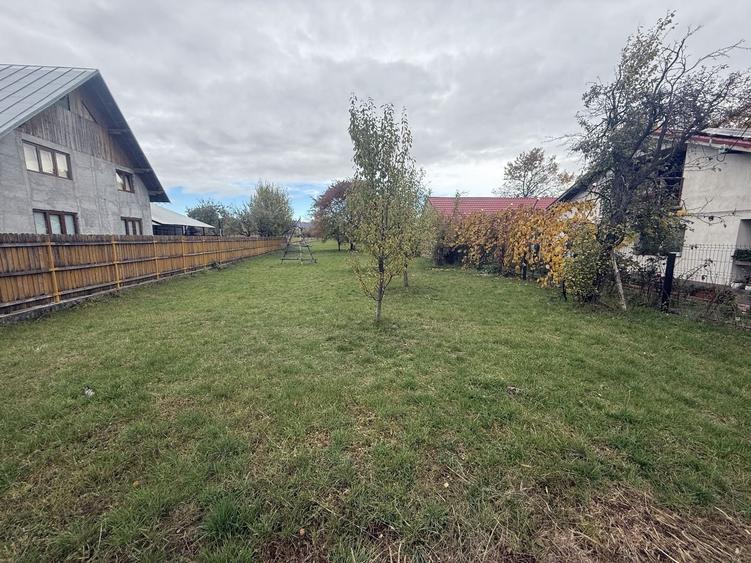 Teren Construcții intravilan de 2331 mp, în Brebu Megieșesc