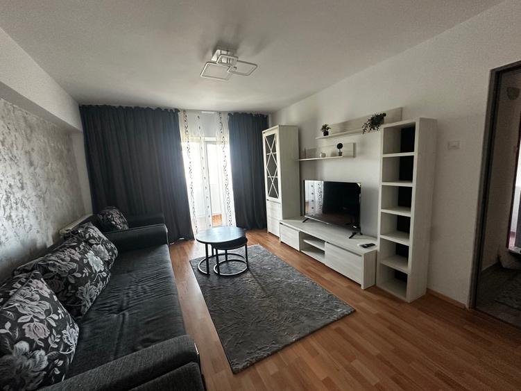 Apartament cu 2 camere decomandat în Far