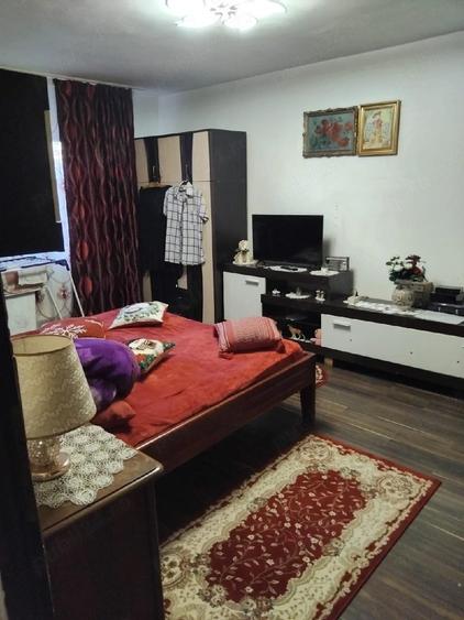 Apartament cu 3 camere decomandat în Aghireșu