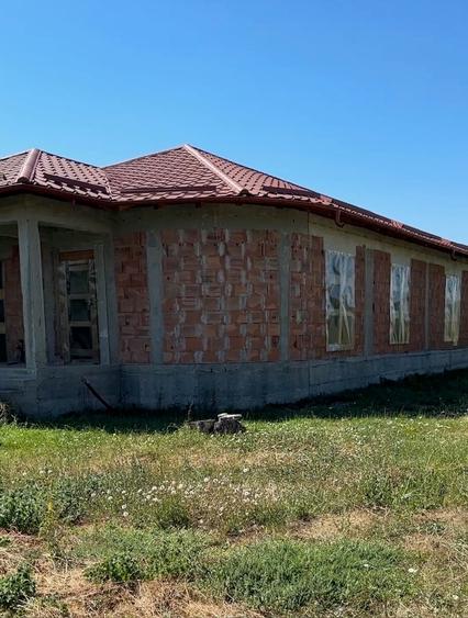 Casă cu 4 camere cu Teren 650 Mp în Vânători