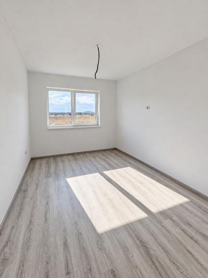 Apartament cu 2 camere semidecomandat în Sânpetru