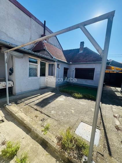 Casa singur in curte zona Velenta