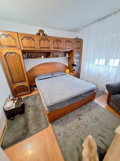 Apartament cu 3 camere decomandat în Piața Centrală