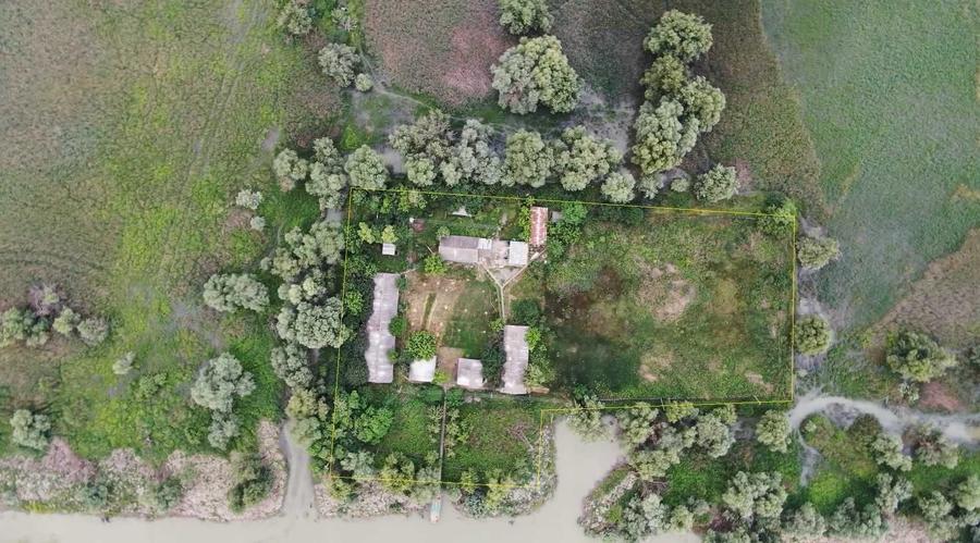 Teren de 11862 mp, în Vulturu