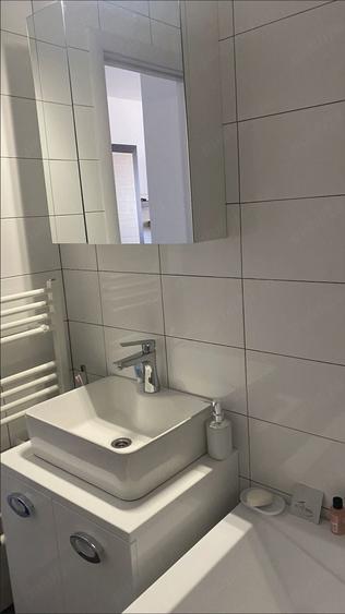 Garsonieră decomandată în Kamsas