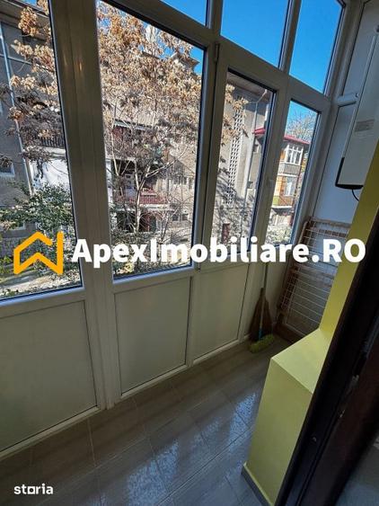 Apartament cu 3 camere decomandat în Domenii