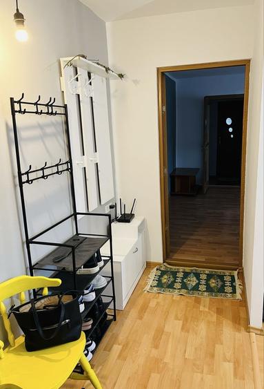 Apartament cu 2 camere semidecomandat, mobilat în Aradului
