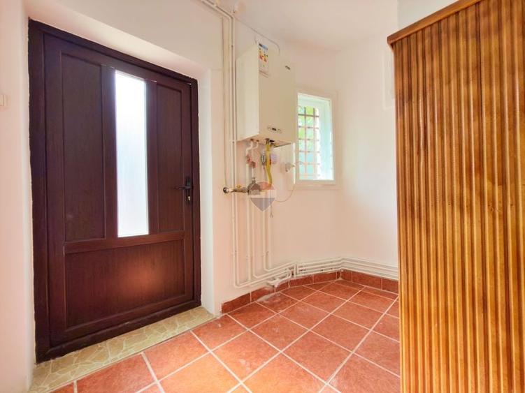 Casă individuală cu 5 camere cu Teren 760 Mp în Drăgășani
