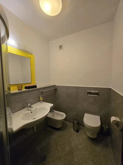 Apartament cu 3 camere decomandat în Mamaia