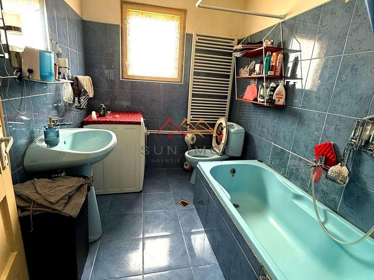 Casă cu 8 camere cu Canalizare în Câmpinița