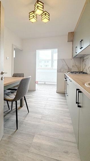 Apartament cu 2 camere decomandat, mobilat în Tractorul
