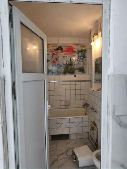 Apartament cu 4 camere decomandat în Micălaca