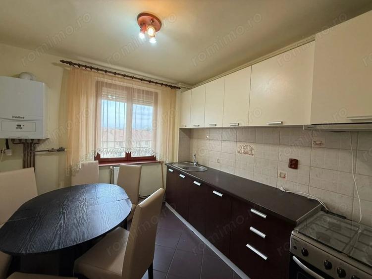 Apartament cu 3 camere decomandat în Progresul