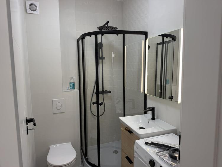 Apartament cu 3 camere semidecomandat, mobilat în Șelimbăr