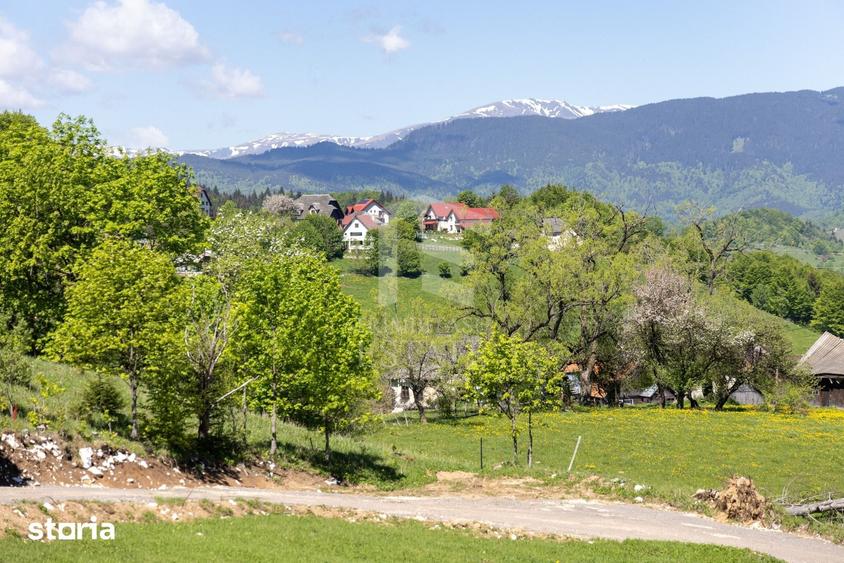 Teren de 15771 mp, în Fundata