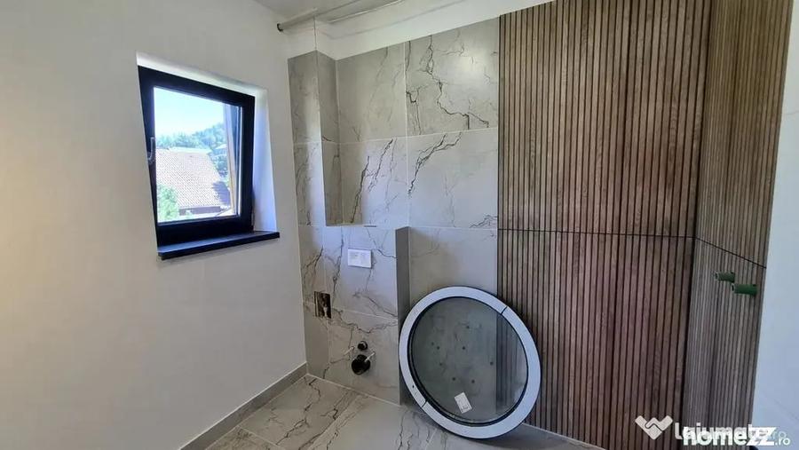 Apartament cu 4 camere decomandat în Zamora